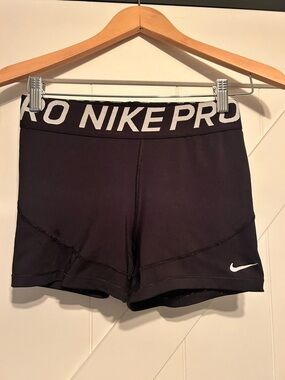 Black Nike Pro’s 3 inch inseam Women’s Size Medium